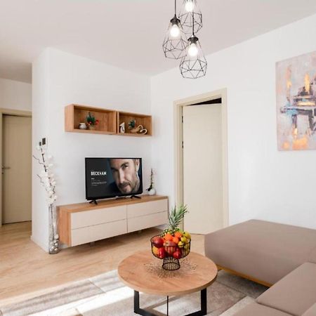 Apartment Kona - Free Parking & Self Check-In Ivanja Reka Bagian luar foto