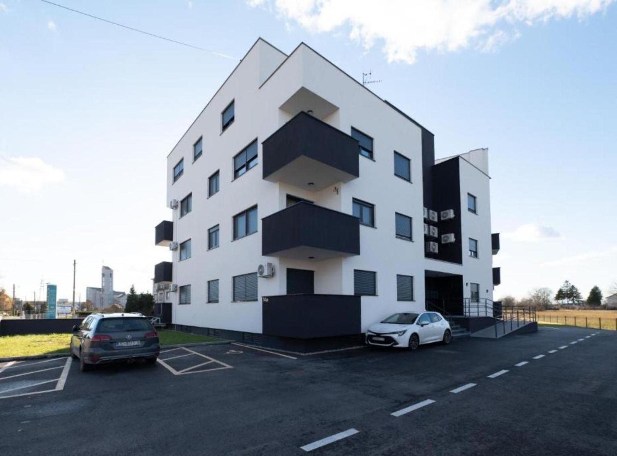 Apartment Kona - Free Parking & Self Check-In Ivanja Reka Bagian luar foto