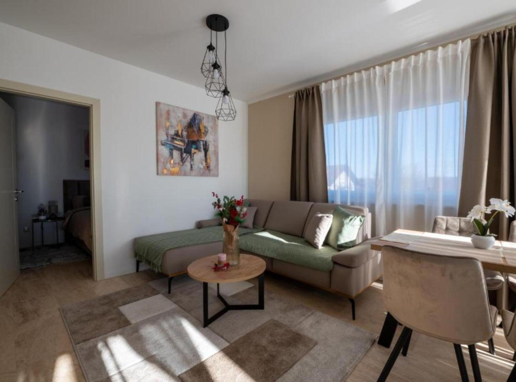 Apartment Kona - Free Parking & Self Check-In Ivanja Reka Bagian luar foto