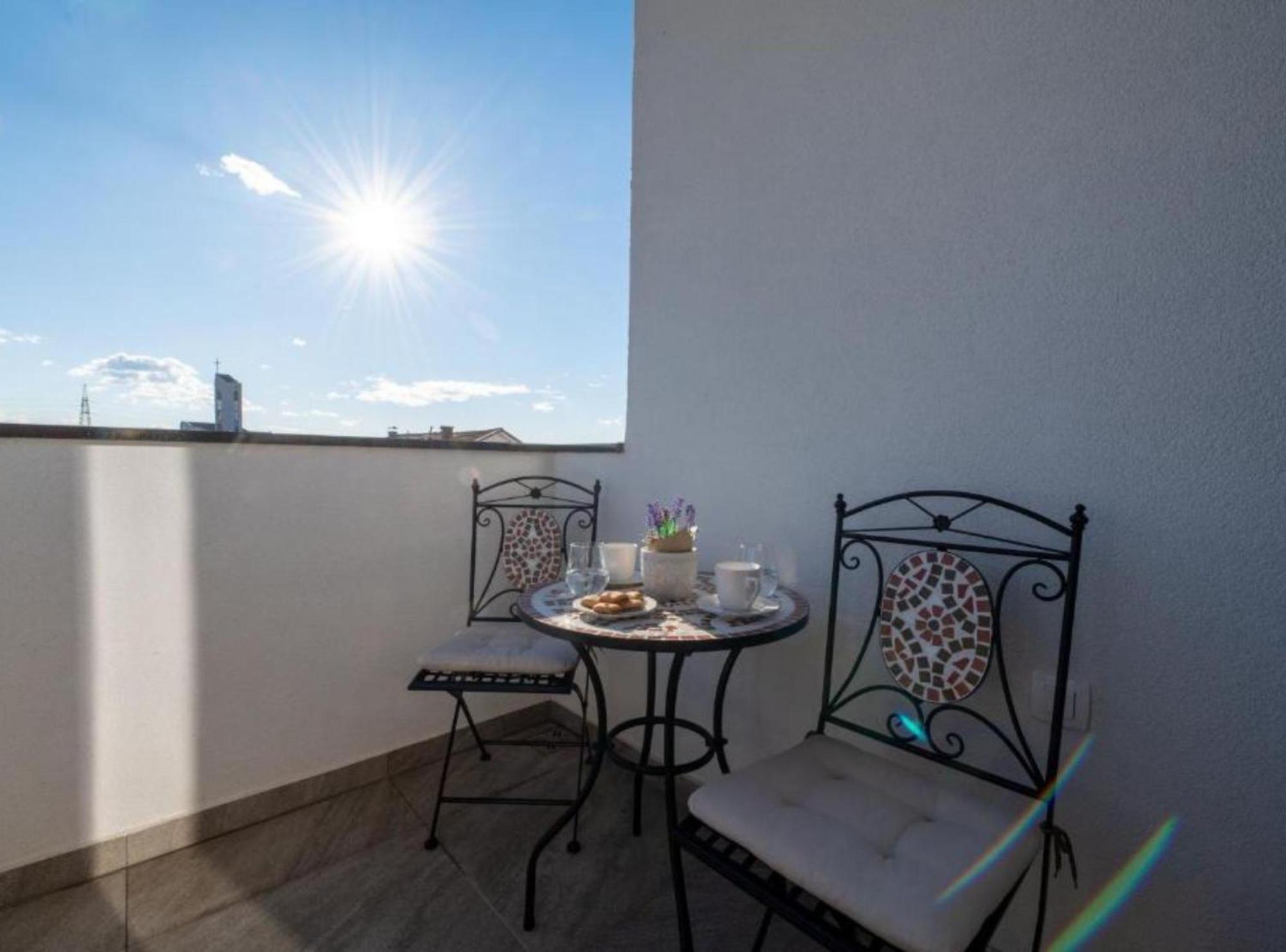 Apartment Kona - Free Parking & Self Check-In Ivanja Reka Bagian luar foto
