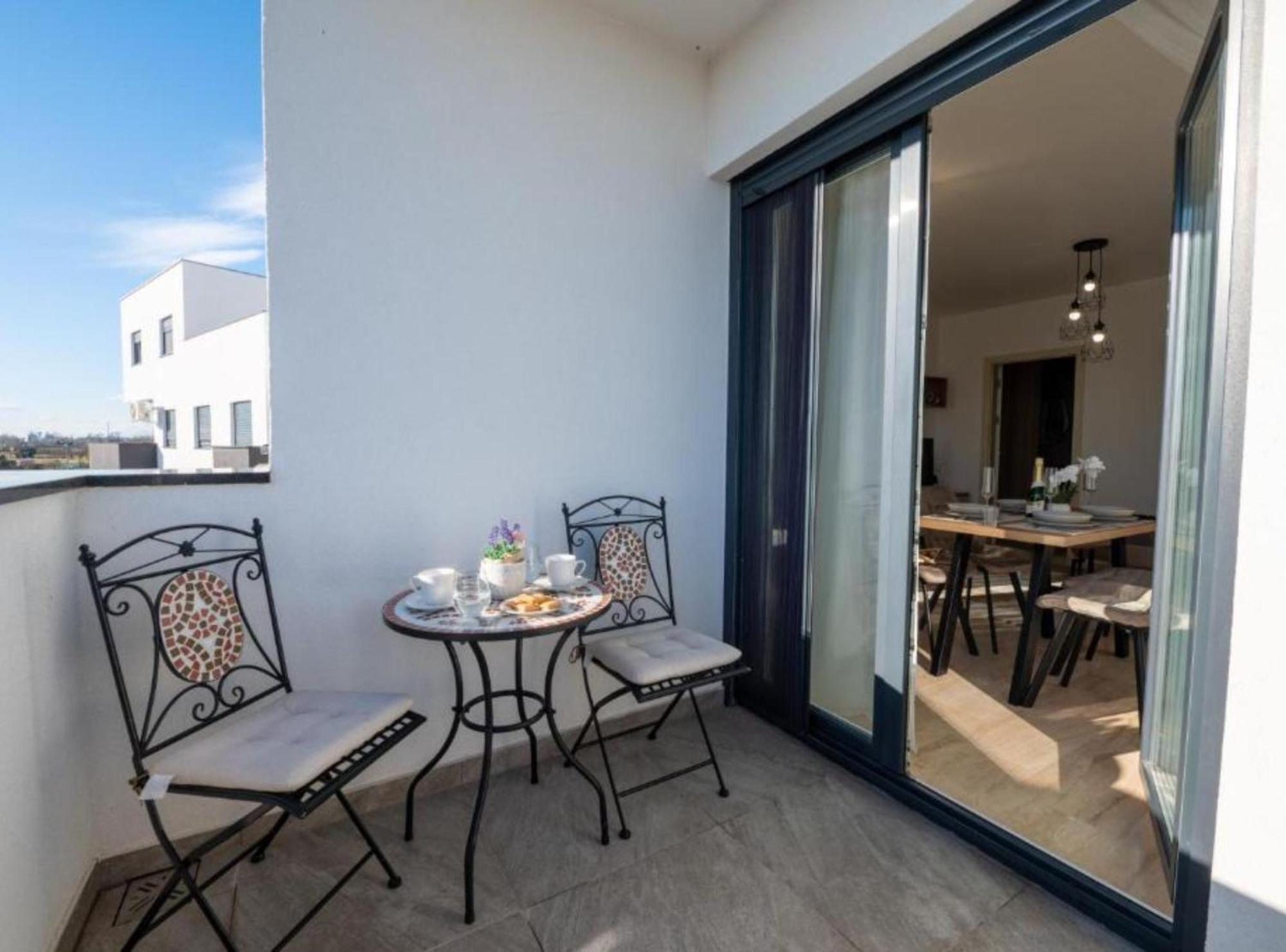 Apartment Kona - Free Parking & Self Check-In Ivanja Reka Bagian luar foto