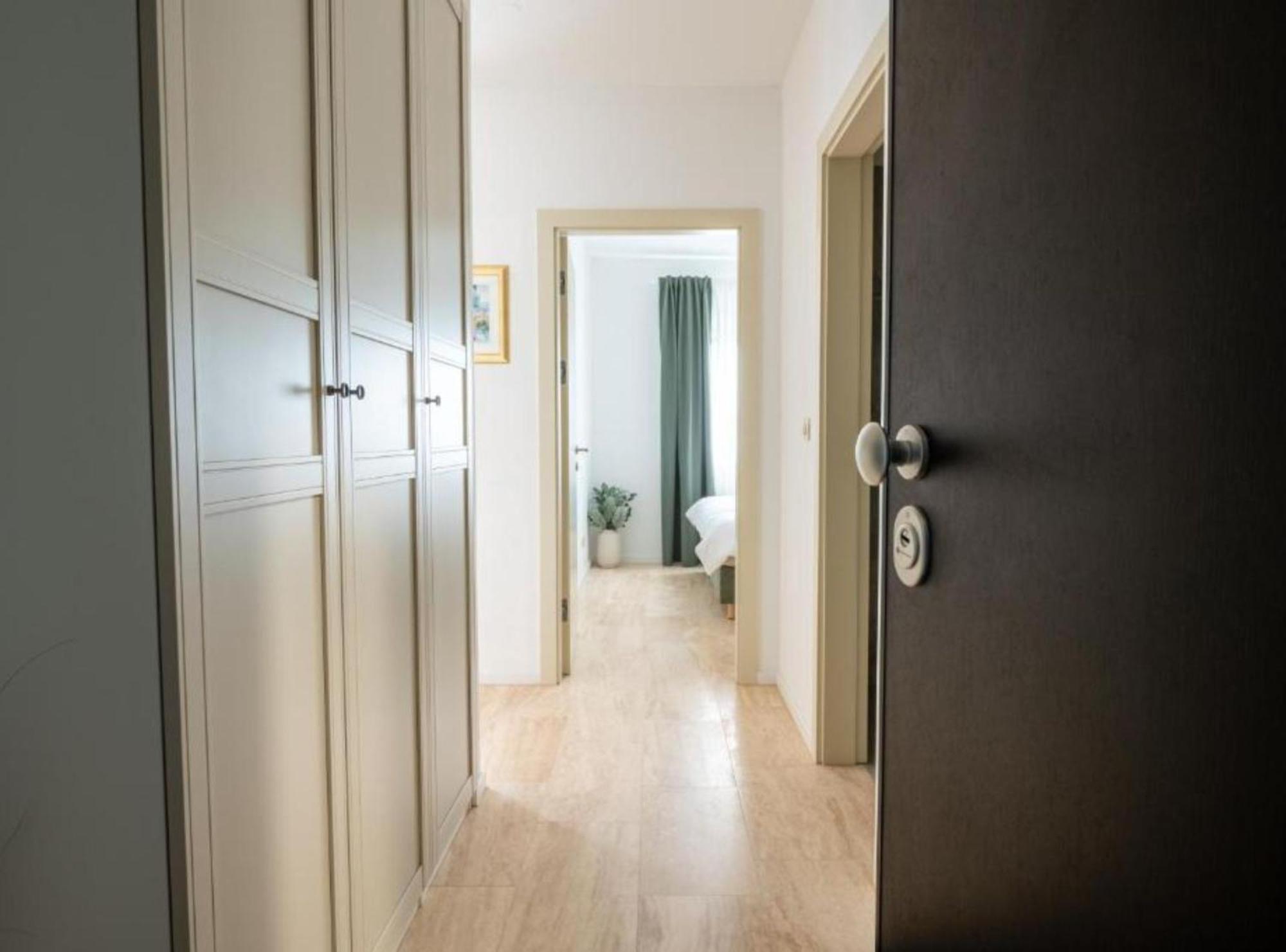Apartment Kona - Free Parking & Self Check-In Ivanja Reka Bagian luar foto